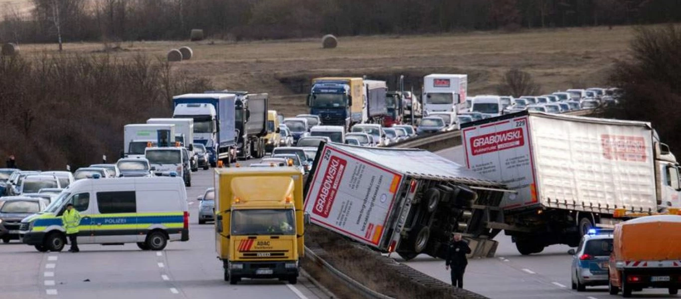 Απίστευτες εικόνες από την καταιγίδα «Φρειδερίκη»- Οι άνθρωποι δεν μπορούσαν να σταθούν στα πόδια τους (βίντεο)